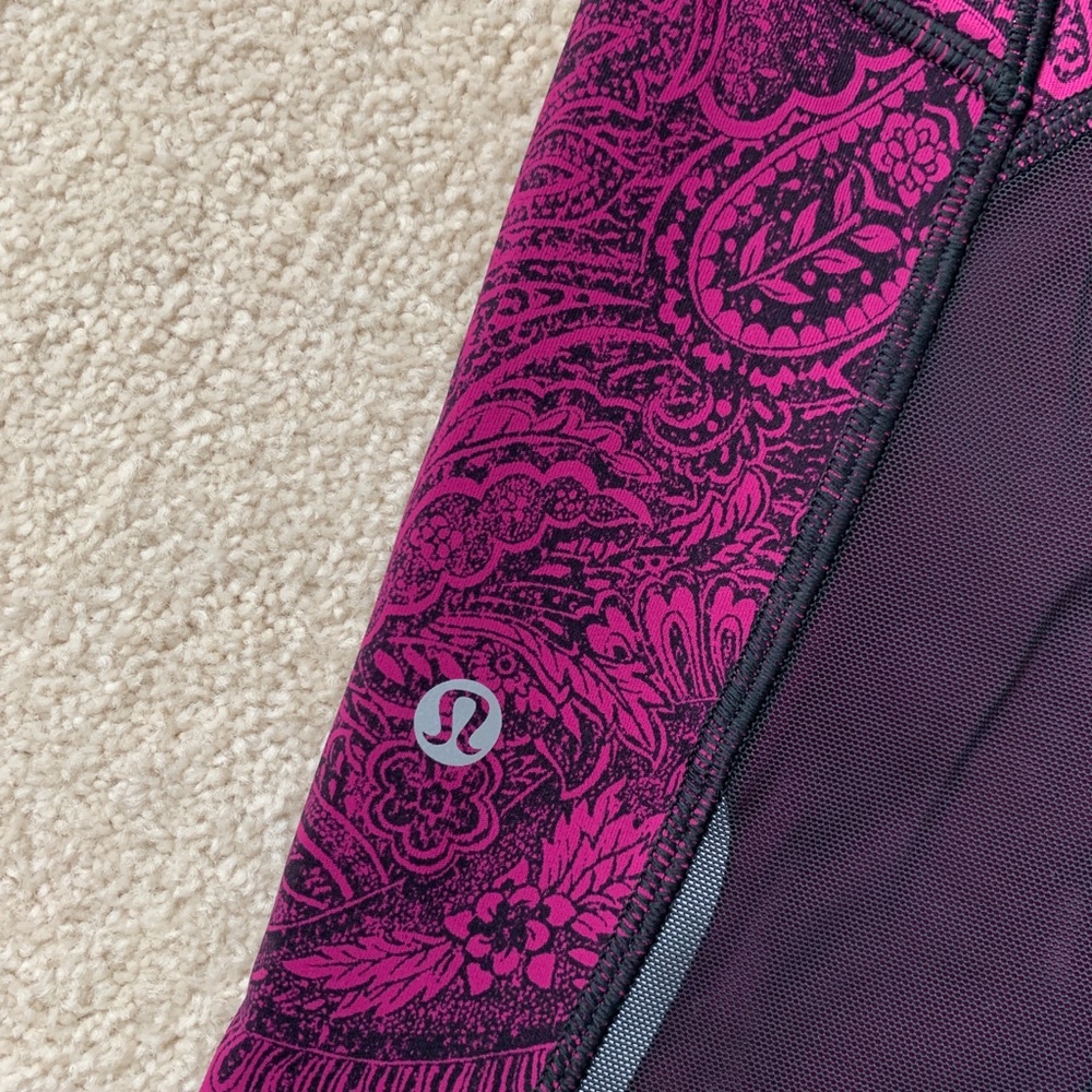 Pink and black lululemon leggings size 6 - Picture 4 of 6